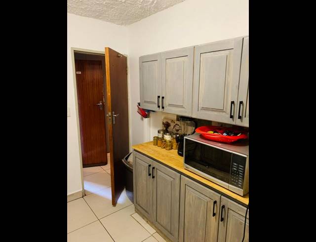 3 BEDROOM APARTMENT FOR SALE IN SUNNYSIDE